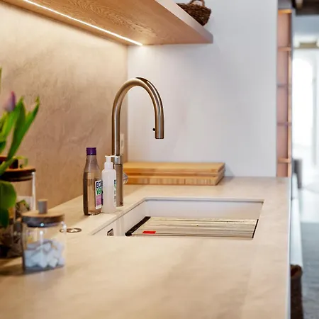 Frederik Op De Zeedijk - Gezellig Luxe Over Het Knokke-Heist